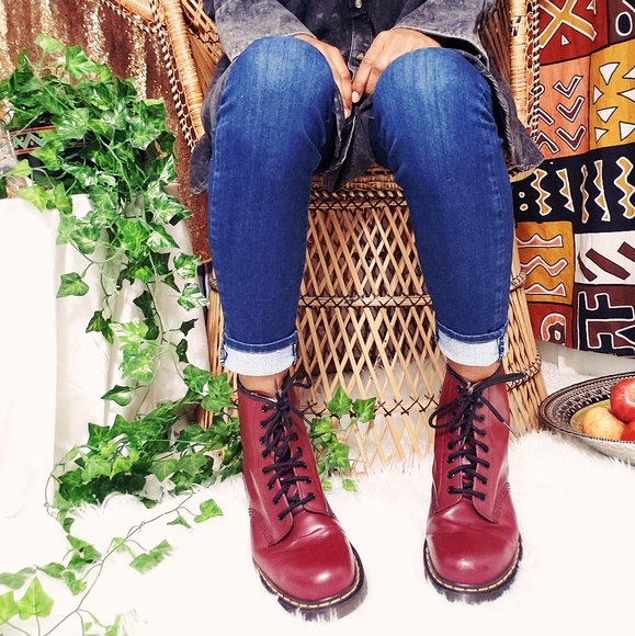 Dr Marten cranberry red combat boot - Picture 2 of 7